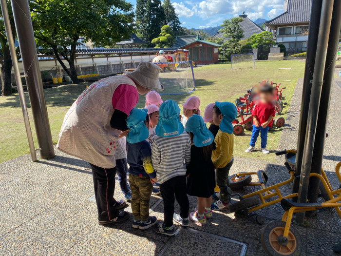 「何して遊んできたの?」と聞くと、すべりだーい!ブランコしたー!と、上手に答えることができるようになりました。久しぶりの晴れ??たくさんお外で遊べて良かったね