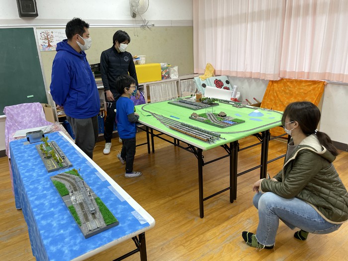 卒園児くんとわたる先生も見学に来てくれました。操作が上手でびっくりです。