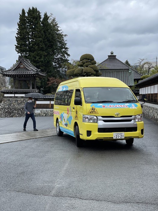 柊二先生の運転!お出迎えの園長先生!