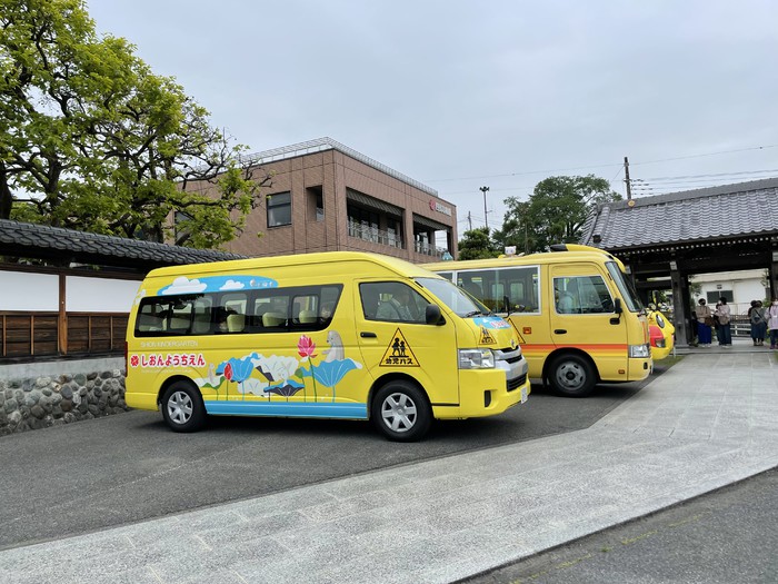 メロンコースのあおぞらバス 柊二先生かと思いきや、園長先生が運転でした?