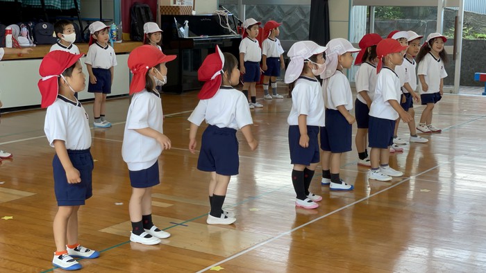 おもしろいげん先生のお話をよく聞いて集中力も身に付きます！