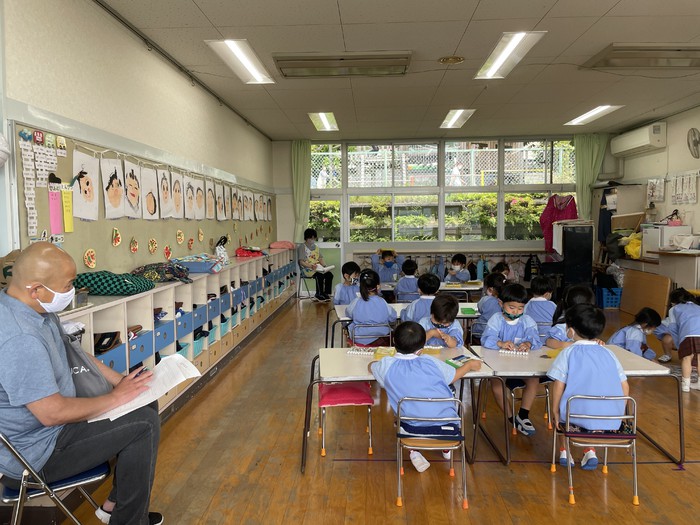 ふじ組の実習の様子を園長先生も見にきてくれました。子どもたちも嬉しそう 