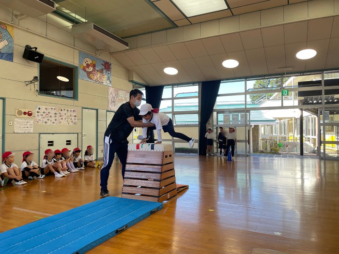 年長さんのかっこいい跳び箱