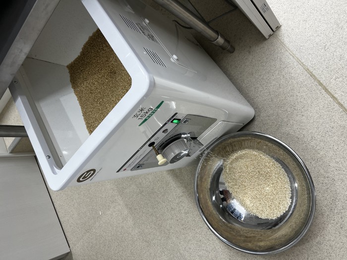 お米も精米されている時間でした。おいしそー